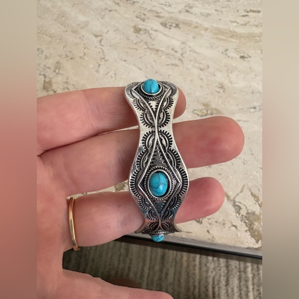 NWOT! Silver and Turquoise Western Cuff Bangle Bracelet - Picture 5 of 7